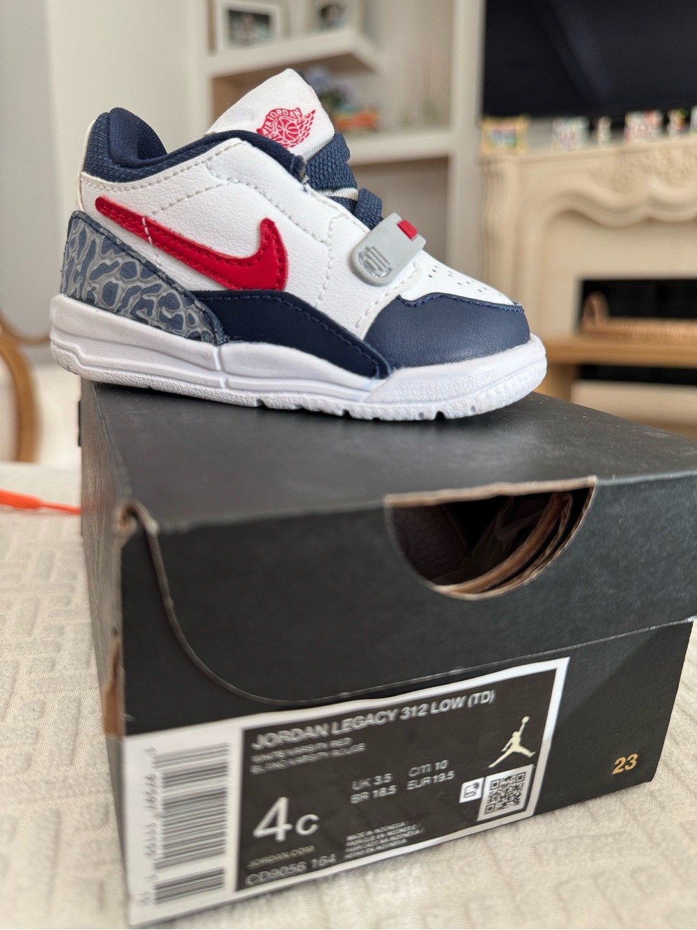 Jordan Kids Navy White Red Low-Top Sneaker